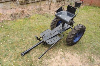 Nosič náradia za malotraktor Tecák - 19