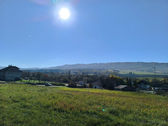 LUKRATÍVNE SLNEČNÉ POZEMKY S PRÍPOJKOU ELEKTRINY A VODY V NA - 19