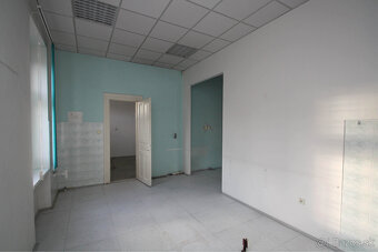 Prenájom priestorov na 1. poschodí Dom Módy na Nám. gen. M. - 19