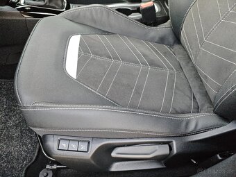 Opel Corsa Ultimate1,2 turbo benzín 74kw r.v.12.2024 km 8350 - 19