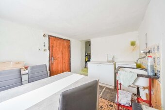 2IZB. RD S LETNOU KUCHYŇOU, SKÁROŠ - 19