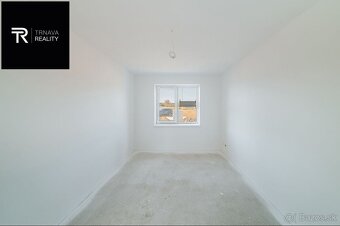 MOŽNOSŤ VIDIEŤ  - Novostavba 4-izbového RD obec Červeník, ok - 19