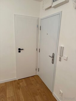 Kompletne 2025 zrekonštruovaný 3-izbový byt 81m2 na ulici J. - 19