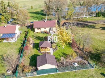 RODINNÝ DOM S ÚŽASNÝM SÚKROMÍM, VEĽKORYSÝM POZEMKOM A MODERN - 19