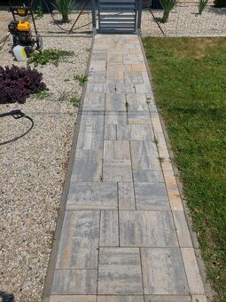 Čistenie fasád zamkovej dlažby pomníkov - 19