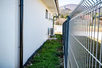 Pinky real – moderný bungalov č. 2 v Smoleniciach - 19