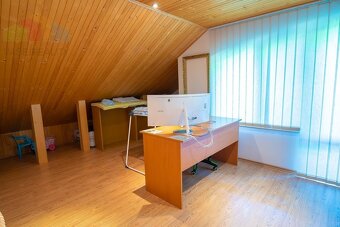 Krásny 7-izbový dom, 328 m² + 1389 m² pozemok, Trebostovo, o - 19