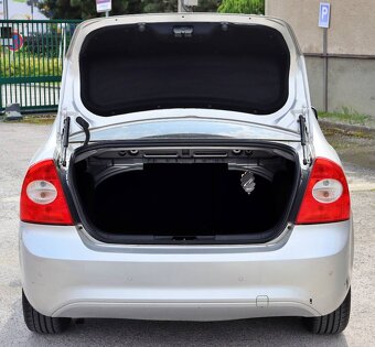 Ford Focus 1.6 16V Duratec Classic X - 19