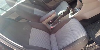 Seat Toledo 1,6TDI 66kw kód motora: CAY - 19