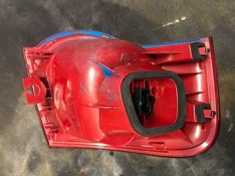 ZADNÉ SVETLA-BMW-MERCEDES-VW-TOYOTA-KIA-ORIGINAL - 19