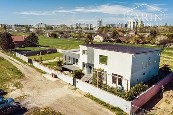 Moderný a priestranný 5 izbový dom s veľkým pozemkom - 19
