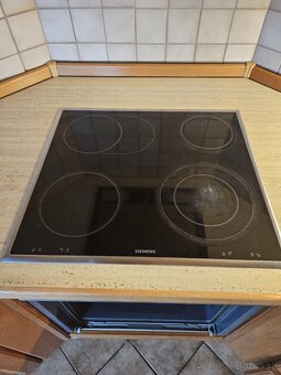 Masívna kuchynská linka z Nemecka so spotrebičmi - 19