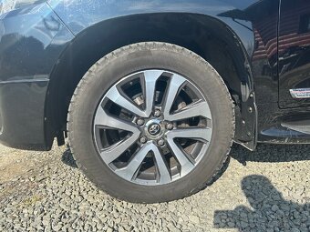 Toyota Land Cruiser Premium 200 - 19