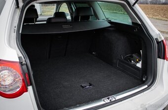 Volkswagen Passat Variant 3.2 V6 4Motion DSG - 19