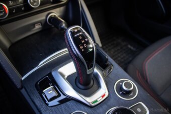Alfa Romeo Stelvio - 19