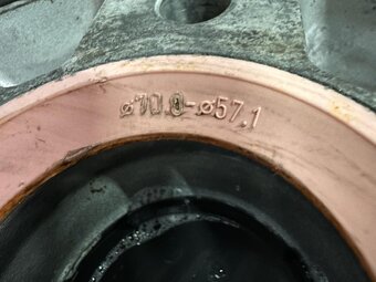 Predám Disky Alutec + pneu Continetal - 19
