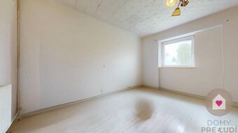 Veľký priestranný pozemok o rozlohe 7445 m2 s RD, Jelka - 19