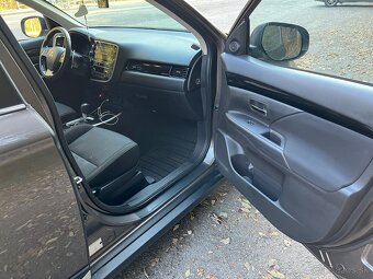 Mitsubishi Outlander - 19