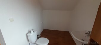 NA PREDAJ KOMFORTNÝ 4 IZBOVÝ RODINNÝ DOM S GARÁŽOU OŽĎANY - 19