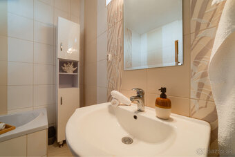 Príjemný dvojgeneračný rodinný dom | 1794 m² | Šemša - 19