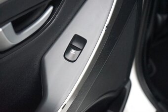 11- Hyundai, i30, 2014, benzín, 1.6i, 99kw - 19