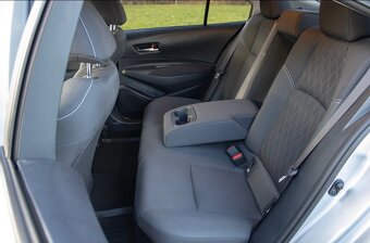 Toyota Corolla Sedan 1.8 Hybrid e-CVT - 19