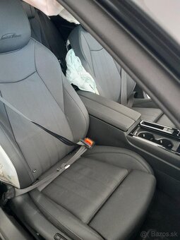 Skoda Superb 4 combi 2,0TDI 110 kw L&K - 19