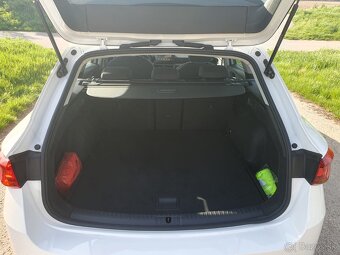 Predám Seat Leon Combi Style 2.0 Tdi DSG 4x4 Virtual cockpit - 19