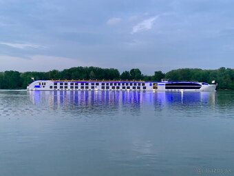 Štýlový hausbót na Dunaji je na predaj - 19