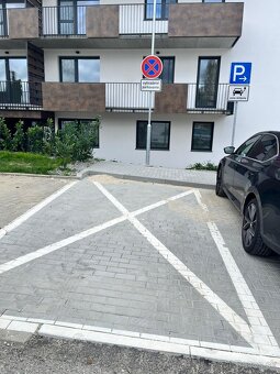 Kancelarsky-obchod. priestor s predzahradkou a VIP parkingom - 19