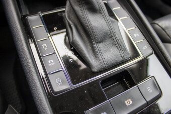 Škoda Superb Combi 2.0 TSI 4x4 L&K DSG - 19