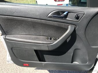 Škoda Yeti 2.0 TDI 140k Elegance 4x4 DSG - 19