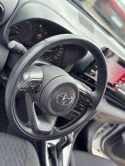 Toyota Yaris Hybrid 1.5 VVT-i Style 30 tisic km - 19
