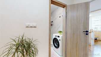 TOP MAKLÉR ponúka 4-izbový byt po kompletnej prerábke, kde m - 19