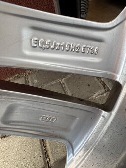 5x112 R19 ORIGINAL AUDi sada s pneu - 19