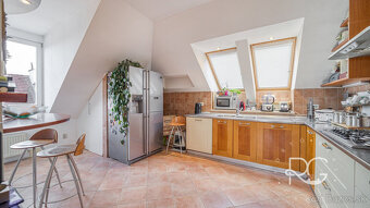 Pôsobivý staromestský byt s veľkou terasou s krásnym výhľado - 19