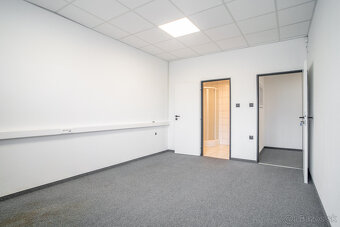 Na predaj priemyselný objekt s investičným potenciálom v Sen - 19