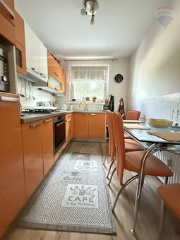 PRENÁJOM: 4IZBOVÝ BYT, DUNAJSKÁ STREDA - NÁM. SNP - 19