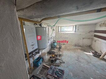 Na predaj ponúkame rodinný dom s veľkým potenciálom, len na  - 19
