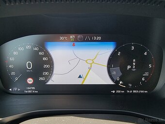 Volvo XC40 D4 Momentum AWD A/T za 23.900 € - 19