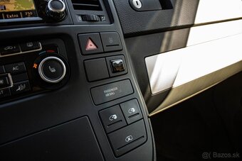 T5 Multivan Highline 4x4 132kW A/T WEBASTO - 19