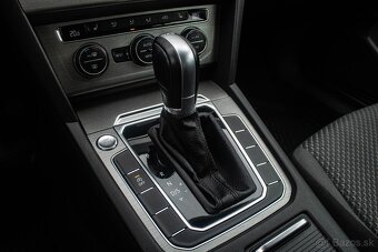 VW Passat Variant 2.0 TDI 110kW DSG Pôvodný lak - 19