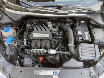 Volkswagen Golf 1.6i+LPG - 19