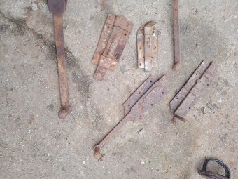 Olejničky.kopyto.nadoby.zamky - 19