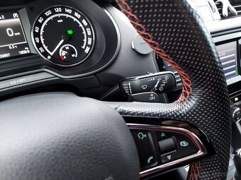 Škoda Octavia Combi 2.0 TDI DPF RS DSG - 19