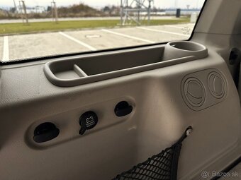 Jeep Commander 3.0 CRD 4x4 7 miestny - 19