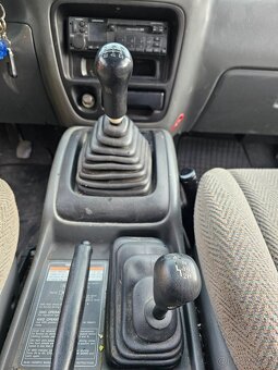 Suzuki Grand Vitara 2.5 V6 ABS - 19