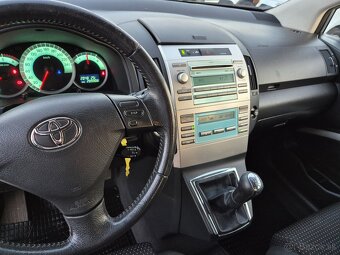 Toyota corolla verso - 19