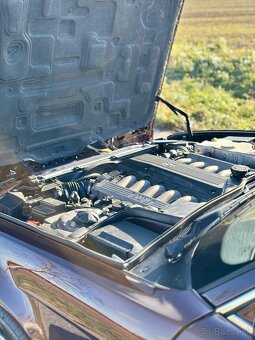 BMW E32 750i Brokatrot - 19