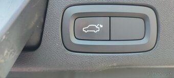 Volvo XC60 D4 2.0L Drive-E Momentum PRO PANORAMA, SLOVENSKY - 19